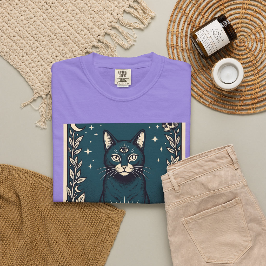 Mystic Cat T-Shirt Boho Chic Witchcraft Gift Women Tarot T-Shirt Kitty T-Shirt Bohemian Fan Occult Graphic Vintage Crystal Ball T-Shirt
