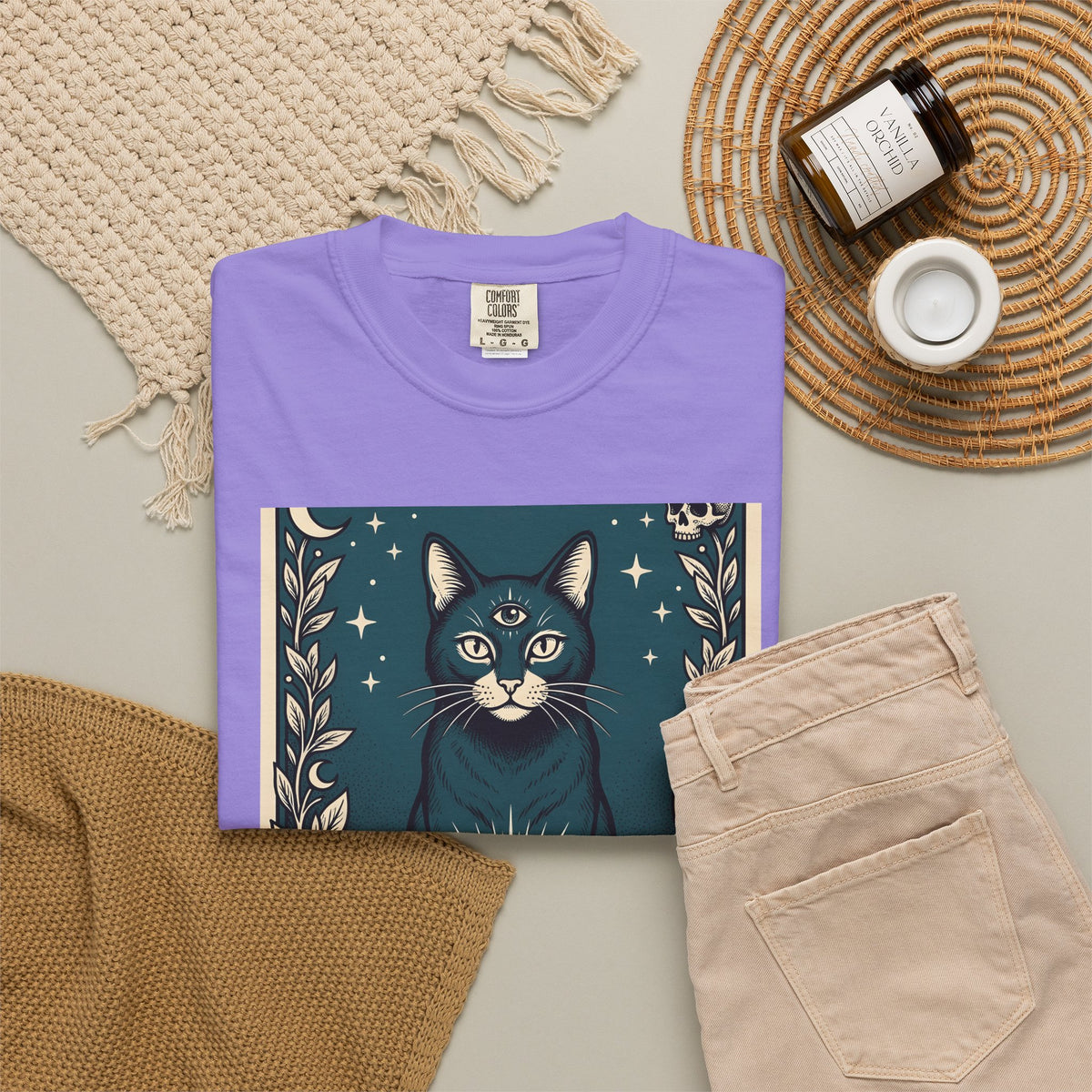 Mystic Cat T-Shirt Boho Chic Witchcraft Gift Women Tarot T-Shirt Kitty T-Shirt Bohemian Fan Occult Graphic Vintage Crystal Ball T-Shirt