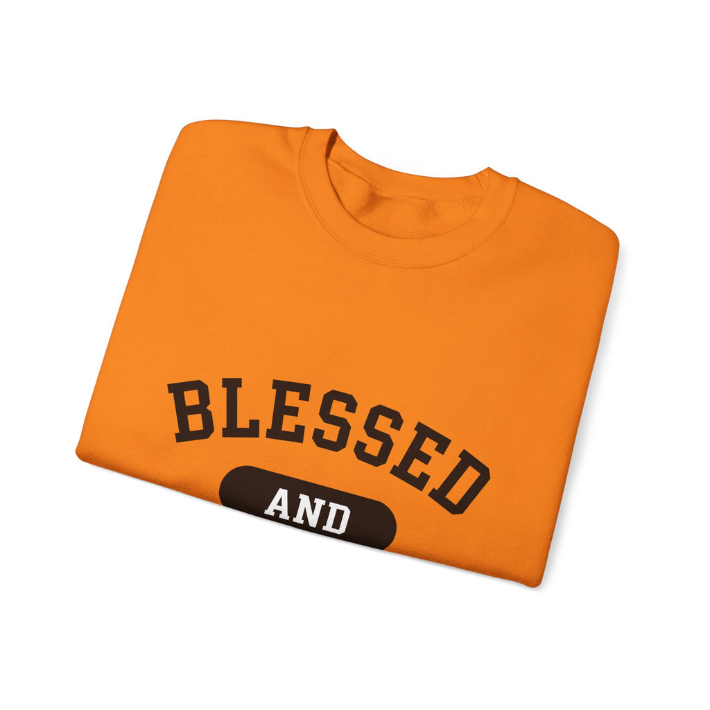 Bold Lettering Design Sweatshirt Moms Household Gift Women Simple Sweatshirt Typography T-Sh
