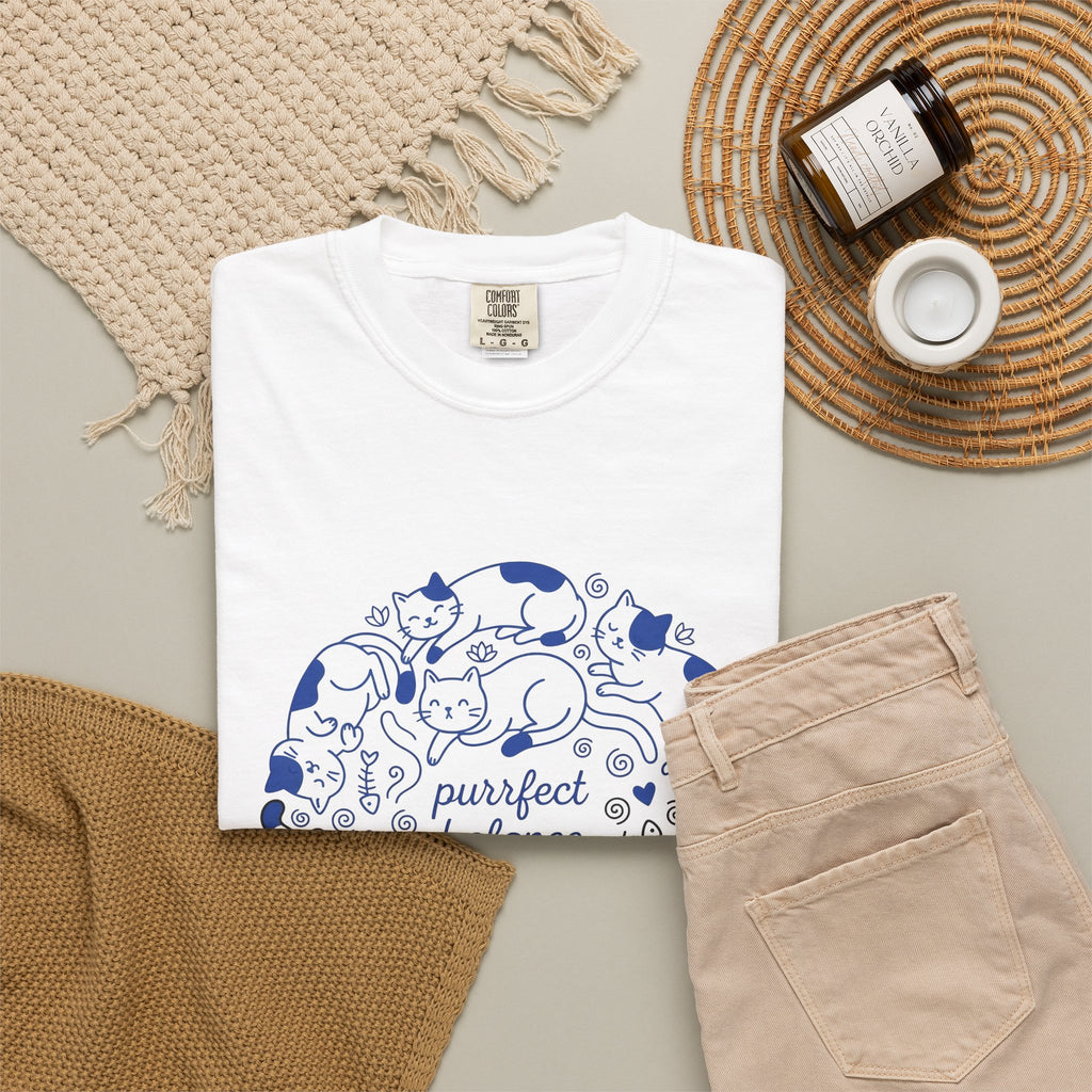 Sleeping Cats T-Shirt Cat Animals Gift Women Doodle T-Shirt Kitten T-Shirt Cat Fan Feline T-Shirt Cartoon Graphic Wildlife Illustration Minimalist