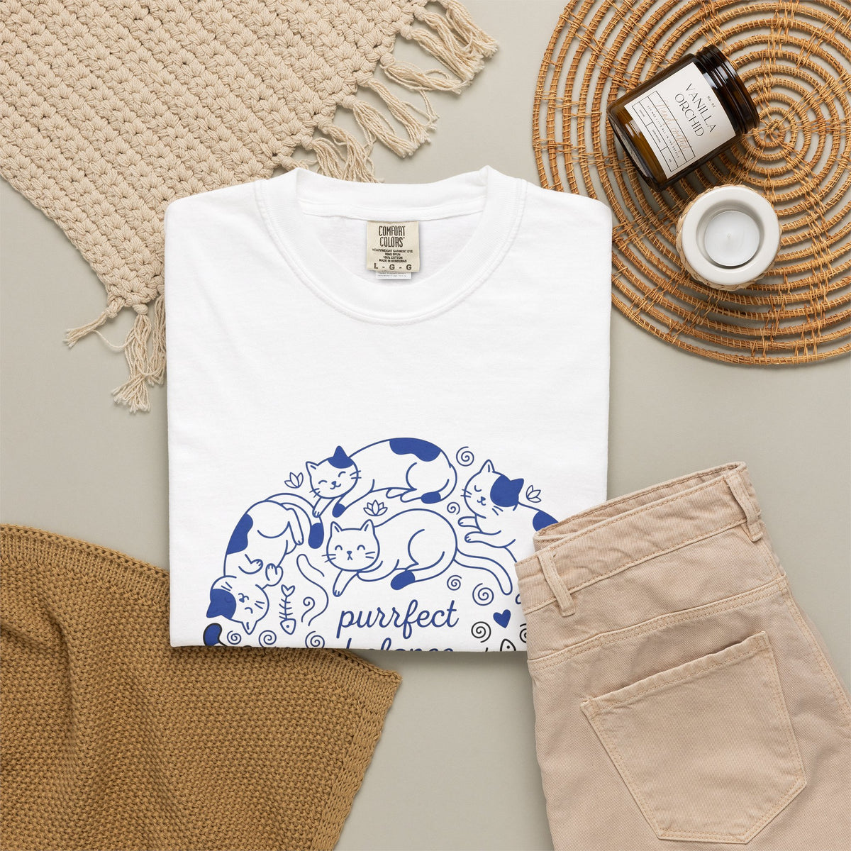 Sleeping Cats T-Shirt Cat Animals Gift Women Doodle T-Shirt Kitten T-Shirt Cat Fan Feline T-Shirt Cartoon Graphic Wildlife Illustration Minimalist