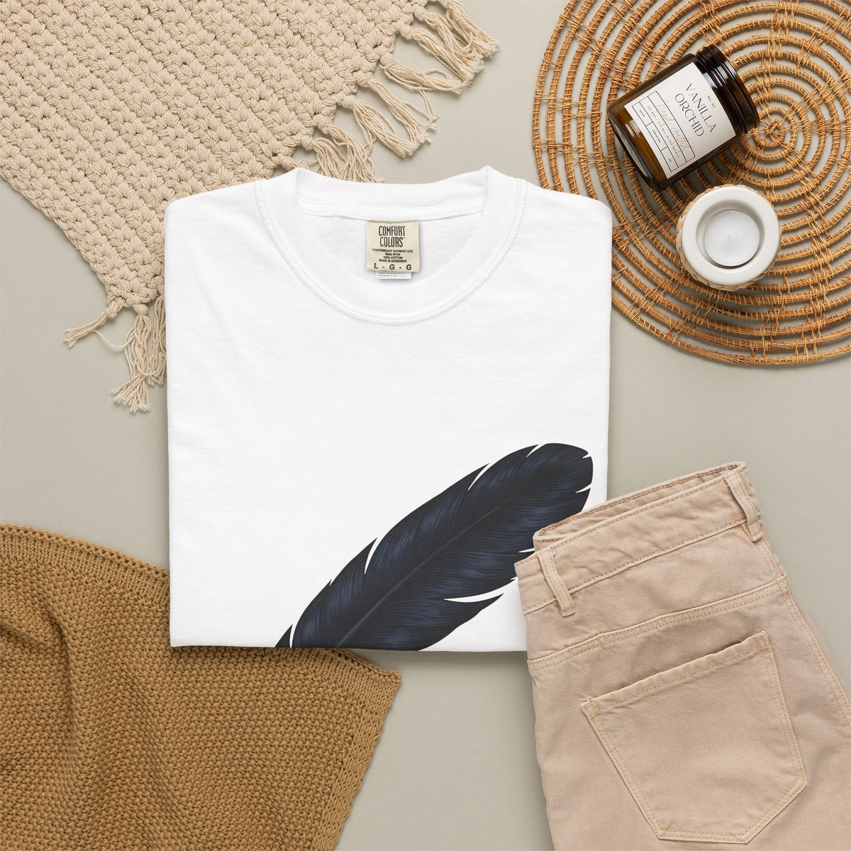 Feather Charm T-Shirt Boho Chic Spiritual Gift Women Retro T-Shirt Charm T-Shirt Bohemian Enthusiast Vintage T-Shirt Mystical Graphic Sketch Bow