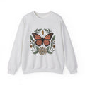 Monarch Moth Butterfly Outdoors Gift Floral Moth Butterfly Fan Botanical Nature Retro Meadow Sweatshirt