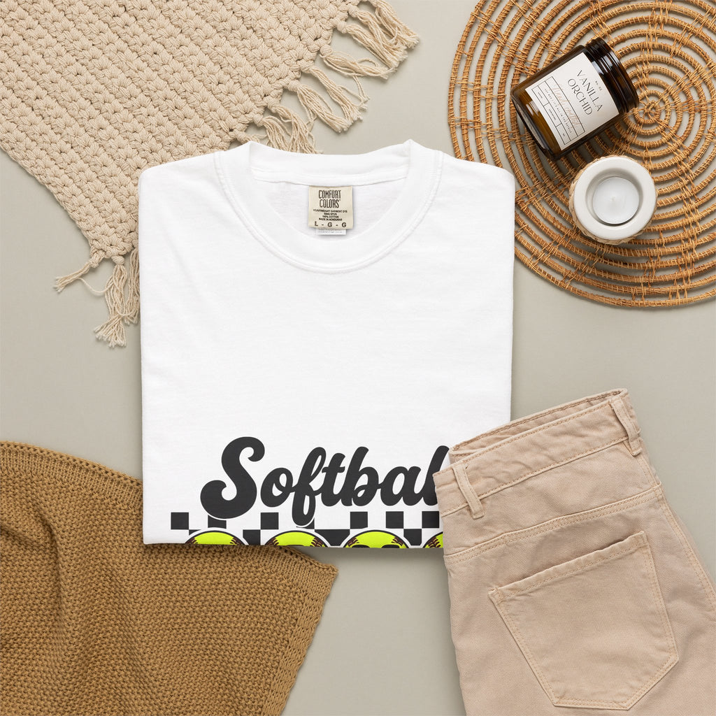 Softball Balls T-Shirt Softball Mom Competition Gift Women Minimalist T-Shirt Softballs T-Shirt Mom Fan Simple T-Shirt Competitive Graphic