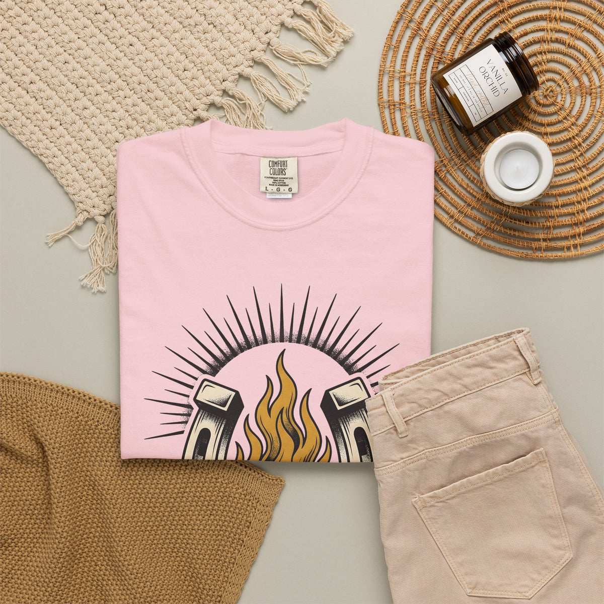 Horseshoe Blaze Rose T-Shirt Cowgirl Ranch Gift Women Classic Tattoo T-Shirt Rose Tattoo T-Shirt Cowgirl Fan Traditional Tattoo T-Shirt Farm