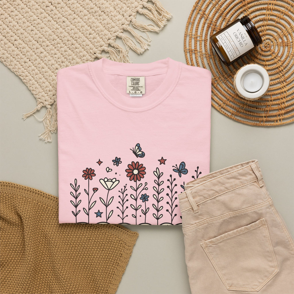 Floral Home Graphic T-Shirt America Patriotic Gift Women Boho T-Shirt Home Decor T-Shirt American Fan Bohemian T-Shirt Star Graphic Retro Butterfly