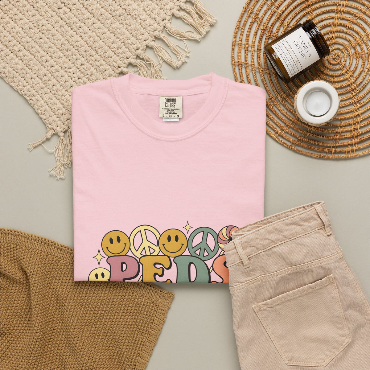Happy Face Peace Symbol T-Shirt Nurses Kids Gift Women Cartoon T-Shirt Smiley T-Shirt Nurse Enthusiast Comic T-Shirt Youth Graphic Vintage Candy