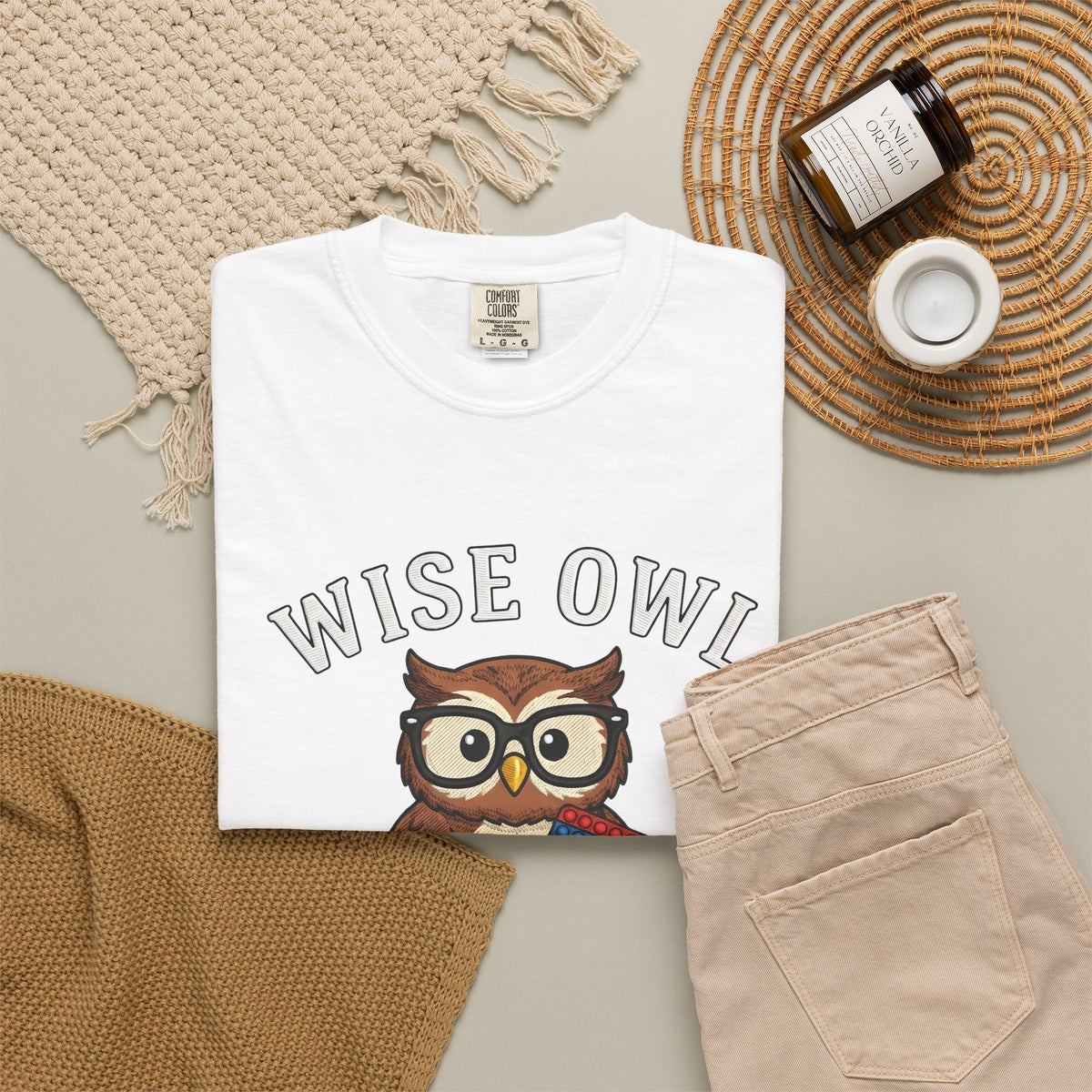 Owl Glasses T-Shirt Teachers Education Gift Women Cartoon T-Shirt Spectacles T-Shirt Educator Enthusiast Comic T-Shirt Learning Graphic Vintage