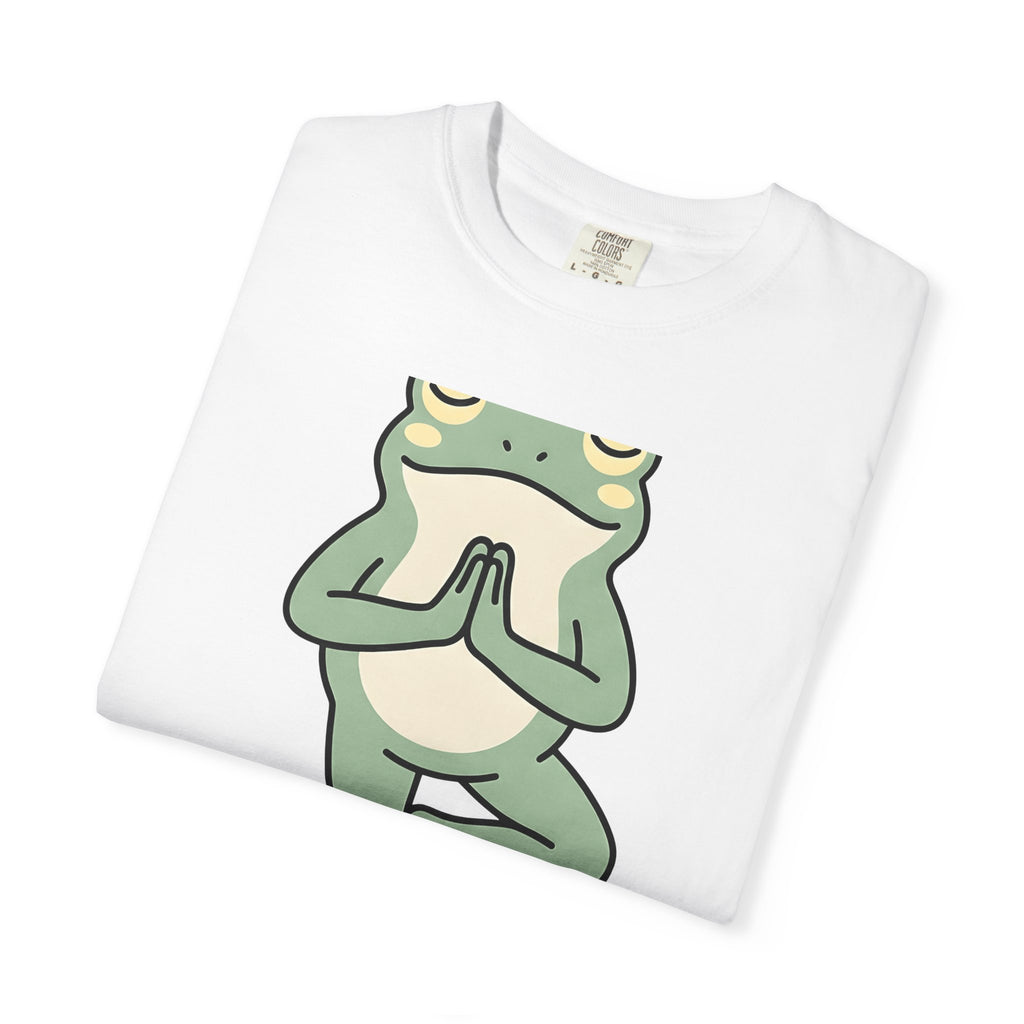 Yoga Frog T-Shirt Yoga Nature Gift Women Sketch T-Shirt Toad T-Shirt Yoga Enthusiast Drawing Illustration Wildlife Graphic Clean Standing Pose