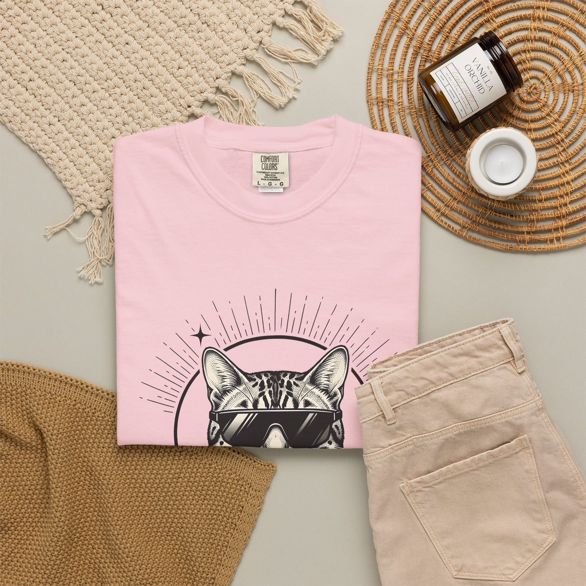 Stylish Cat T-Shirt Cat Joke Gift Women Illustrative T-Shirt Kitty T-Shirt Feline Fan Catty Graphic Old School Cool Glasses T-Shirt