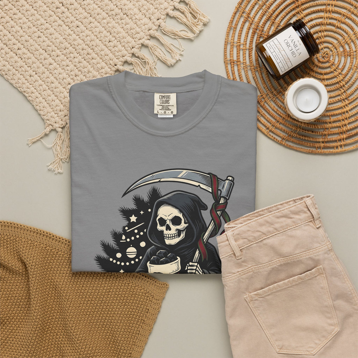 Death Figure T-Shirt Christmas Dark Gift Women Distressed T-Shirt Grim Reaper T-Shirt Xmas Fan Gothic T-Shirt Macabre Graphic