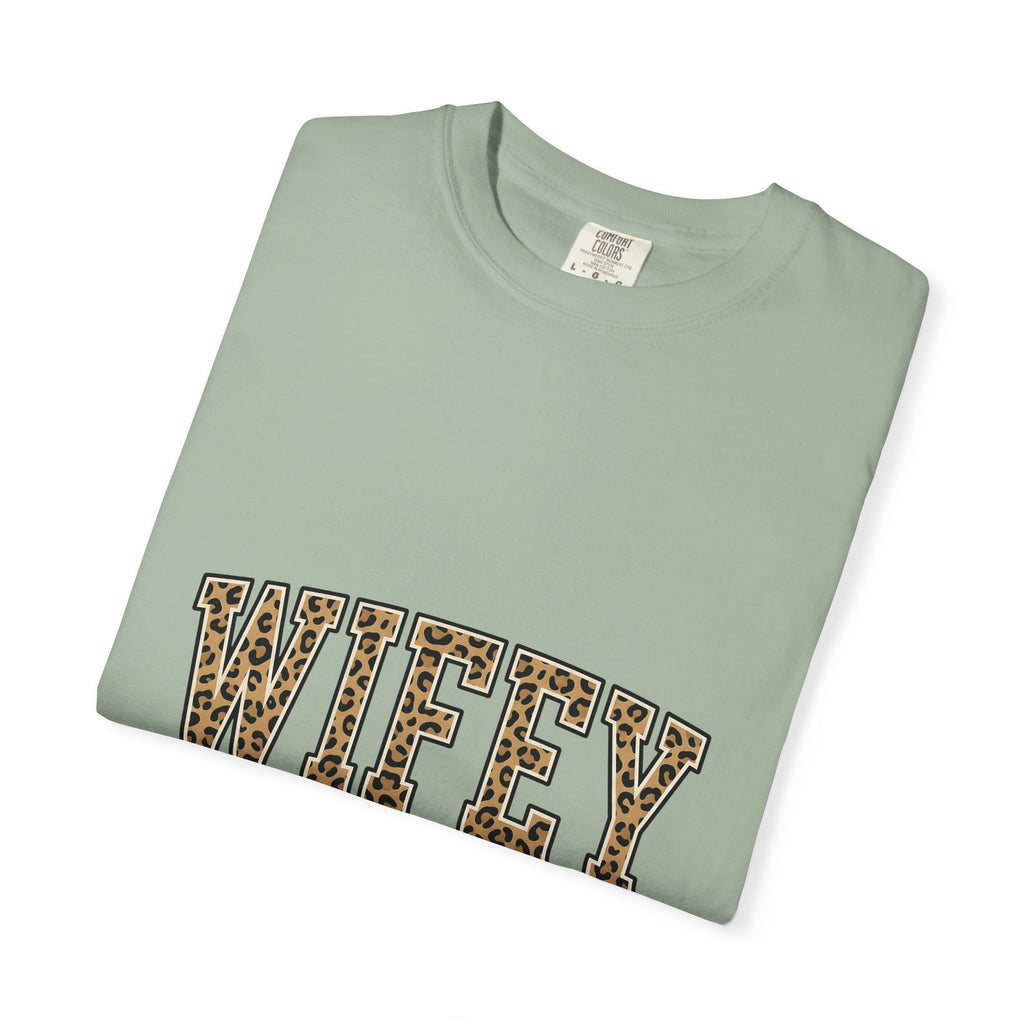 Leopard Pattern Letters T-Shirt Moms Bridal Gift Women Strong T-Shirt Alphabet T-Shirt Motherhood Enthusiast Bold T-Shirt Wedding Graphic Vintage