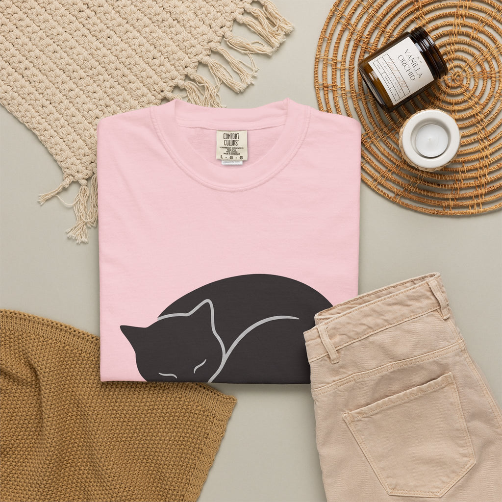 Dozing Feline T-Shirt Cat Creature Gift Women Geometric T-Shirt Cat T-Shirt Kitty Fan Abstract T-Shirt Beast Graphic Minimalist Claw T-Shirt