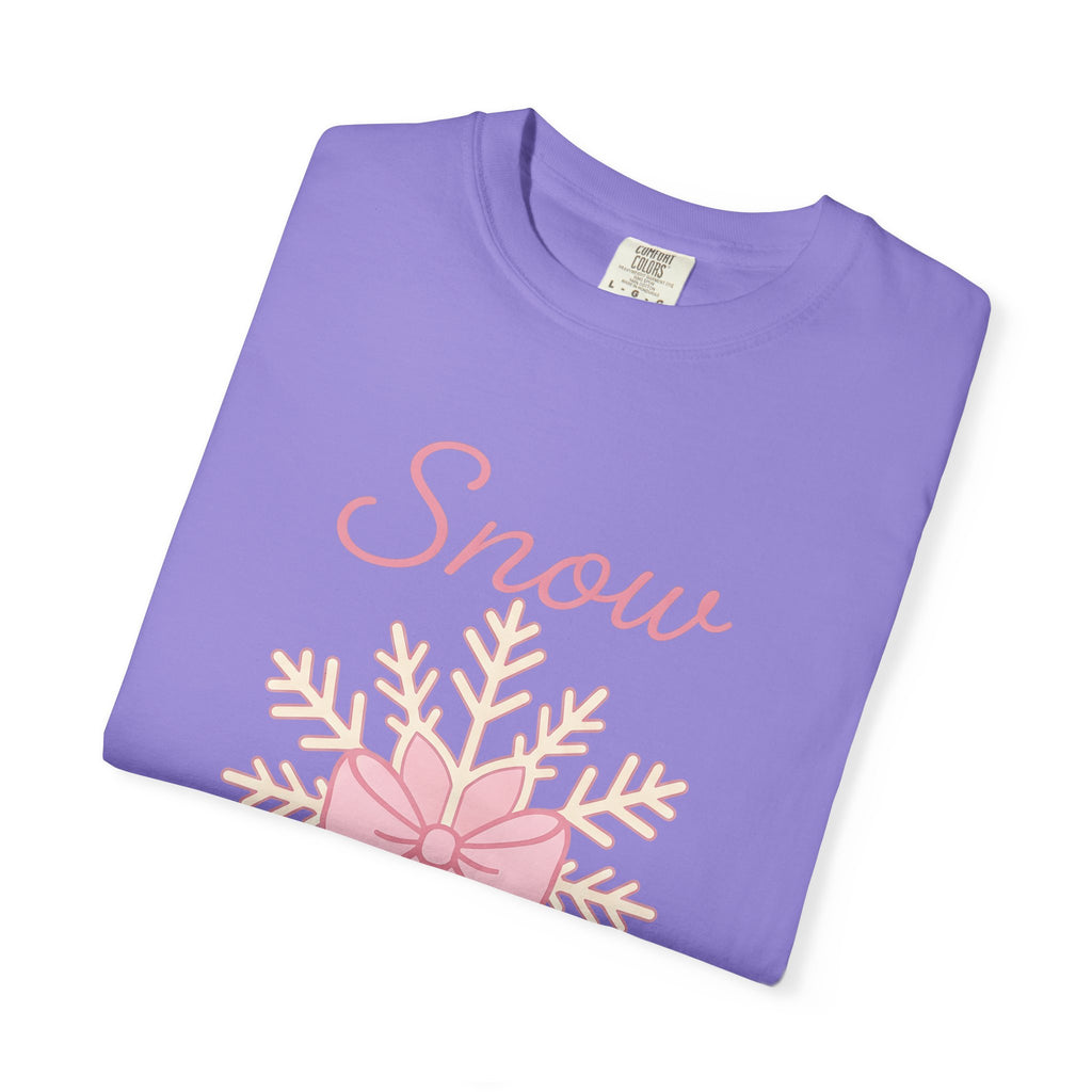 Snowflake Knot Winter Yuletide Gift Playful Frost Snow Fan Ice Crystal Christmas Sleek Band T-Shirt