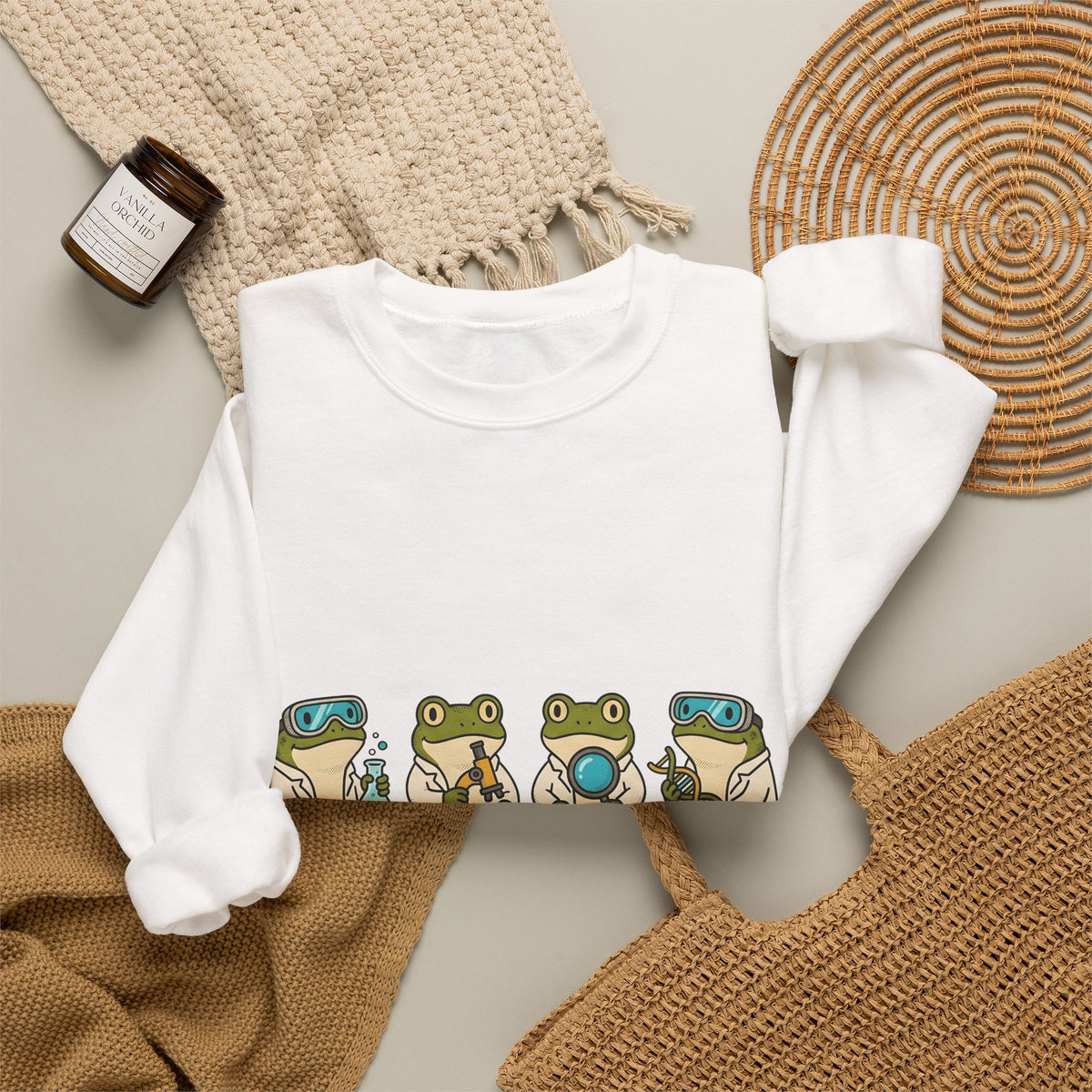 Frog Scientist Sweatshirt Teachers Science Gift Women Cartoon Sweatshirt Toad Sweatshirt Educator Enthusiast Comic Sweatshirt Scientific Graphic Hand Drawn Lab