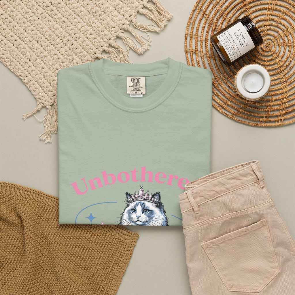Crowned Cat T-Shirt Cat Princess Gift Women Trending T-Shirt Kitty T-Shirt Cat Fan Feline T-Shirt Royal Graphic Vintage Sparkle T-Shirt