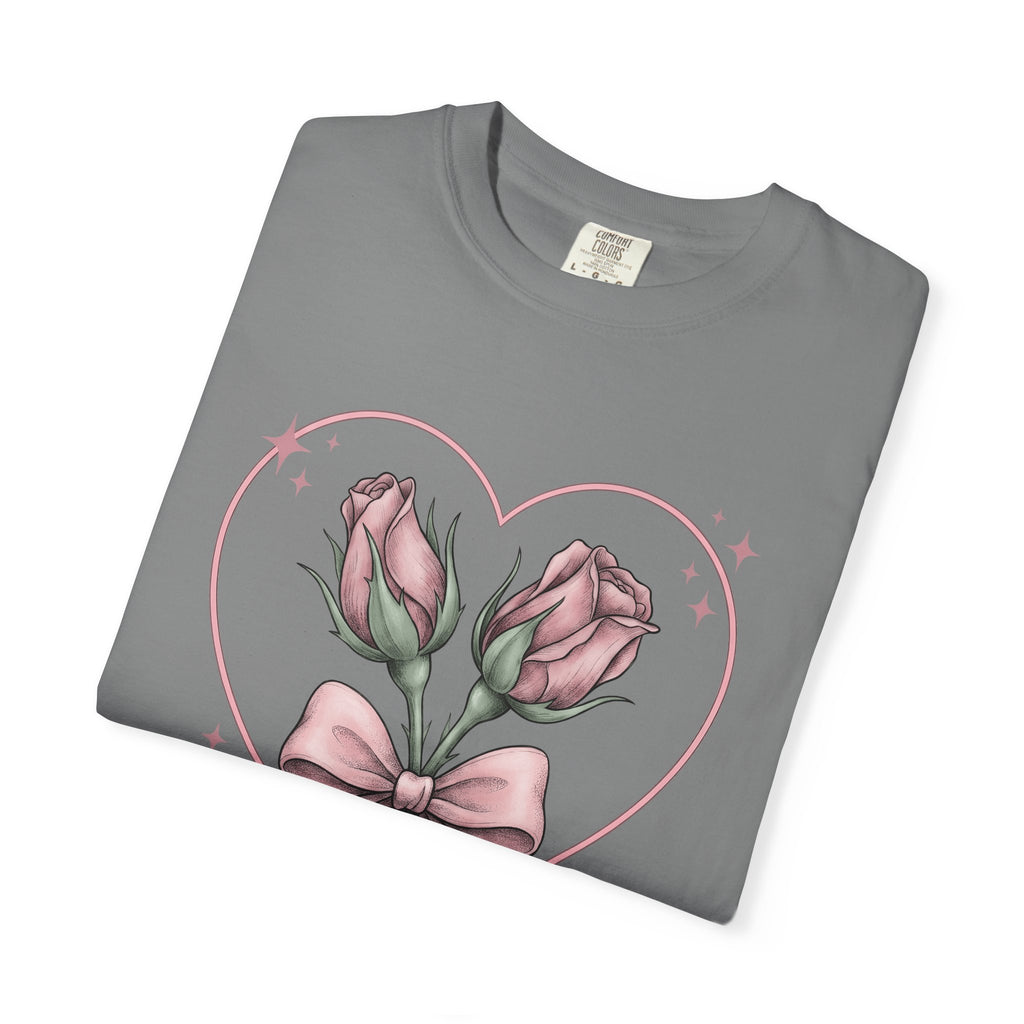 Flower Bouquet T-Shirt Floral Love Gift Women Watercolor T-Shirt Floral Arrangement T-Shirt Flower Fan Watercolour T-Shirt Romance Graphic Retro
