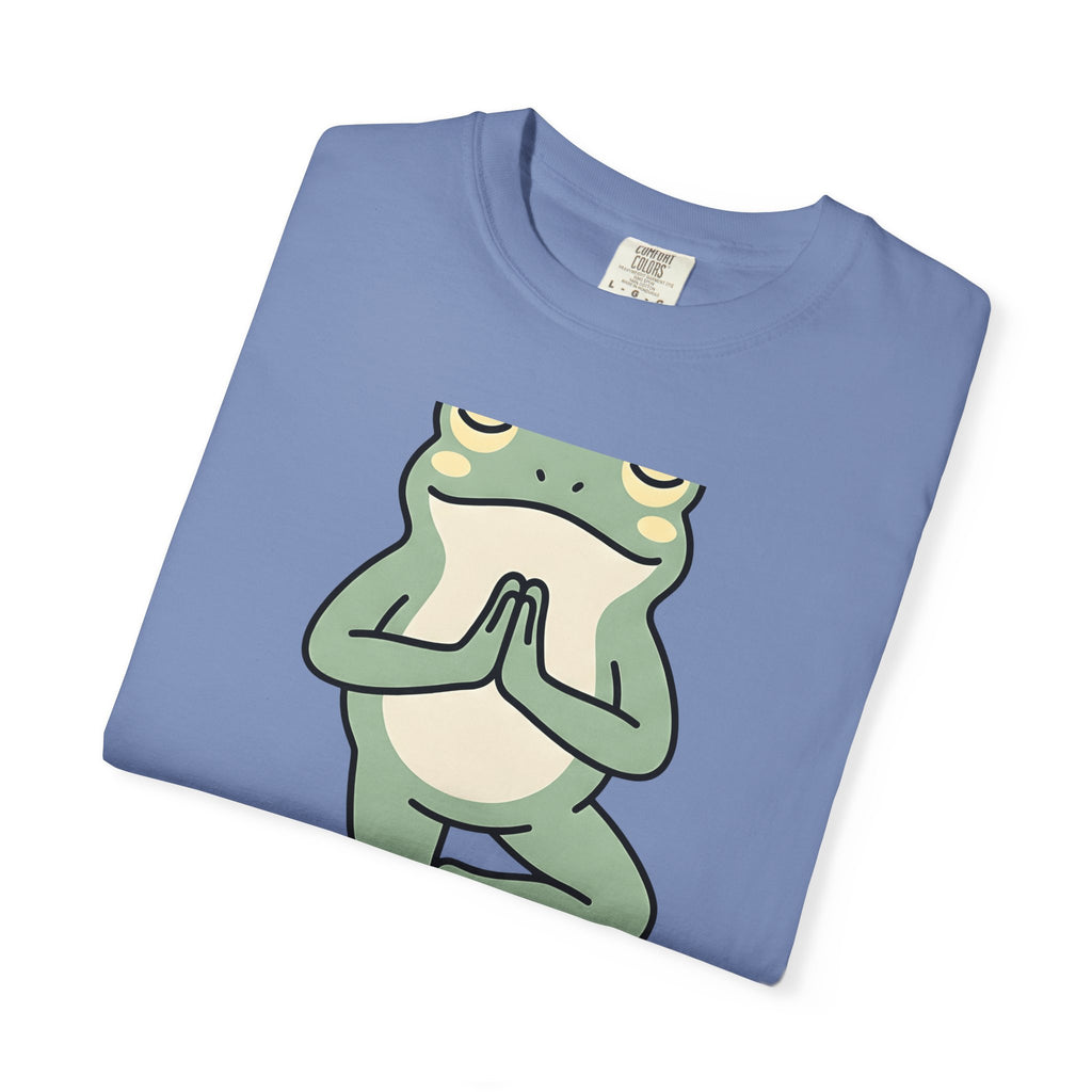 Yoga Frog T-Shirt Yoga Nature Gift Women Sketch T-Shirt Toad T-Shirt Yoga Enthusiast Drawing Illustration Wildlife Graphic Clean Standing Pose