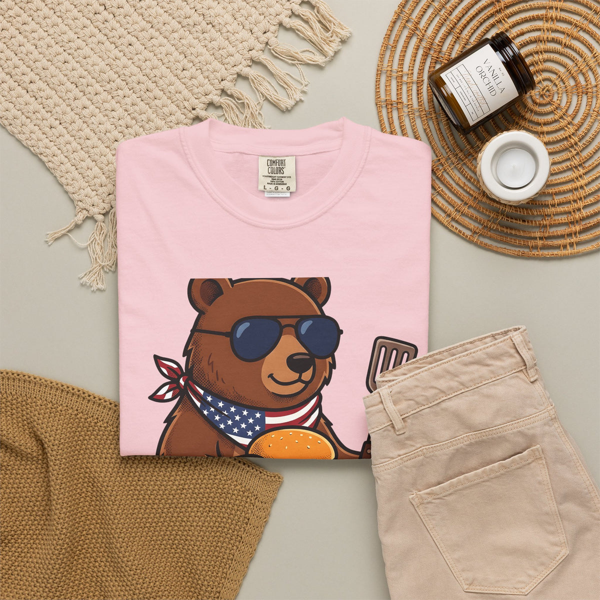 Bear Sandwich T-Shirt 4th Of July Grilling Gift Women Comic T-Shirt Sandwich T-Shirt Independence Fan Cartoon T-Shirt Barbecue Graphic Vintage