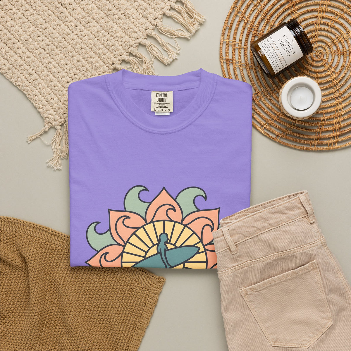 Surfer Outline T-Shirt Sports Ocean Gift Women Hippie T-Shirt Surfer T-Shirt Athlete Fan Marine Graphic T-Shirt Simple Floral Circle T-Shirt