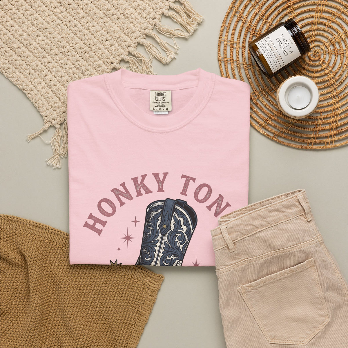 Leather Boot T-Shirt Cowgirl Equine Gift Women Hand Drawn T-Shirt Boot T-Shirt Cowgirl Fan Illustrated T-Shirt Horse Graphic Country Blossom T-Shirt