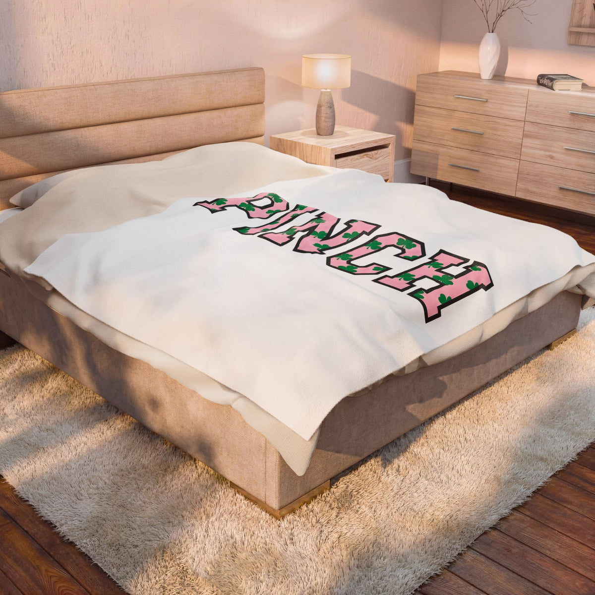 Shamrock Pattern Blanket St Patrick's Day Holiday Gift Women Bold Blanket Clover Blanket Irish Fan Vintage Blanket Celebration Graphic Retro