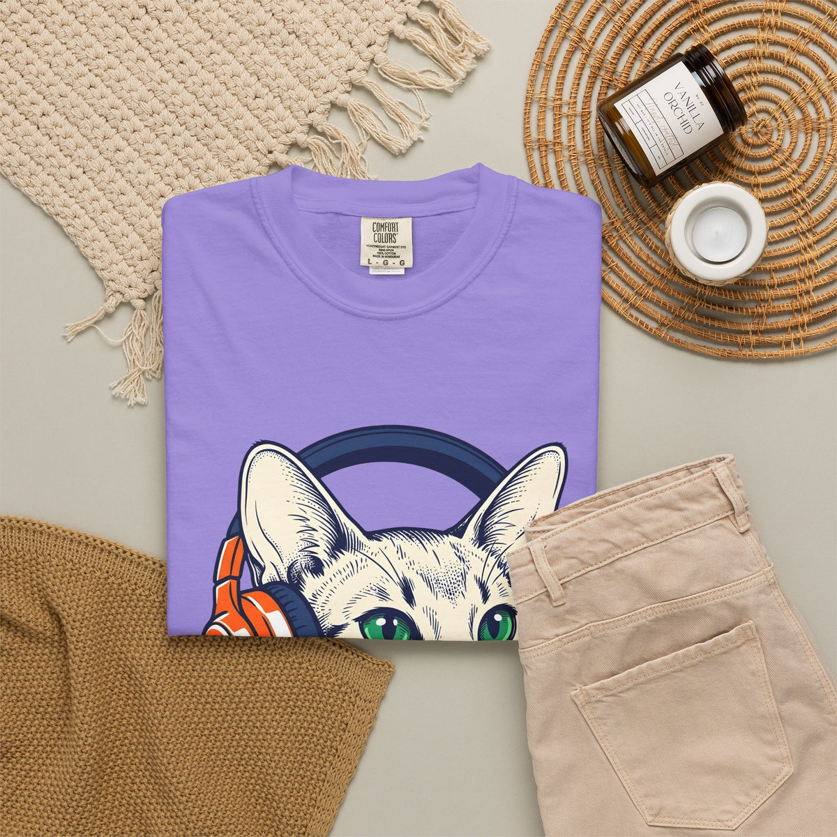 Cat Earphones T-Shirt Cat Sound Gift Women Minimalist T-Shirt Headphones T-Shirt Cat Fan Earphone T-Shirt Audio Graphic Classic Audio Gear T-Shirt