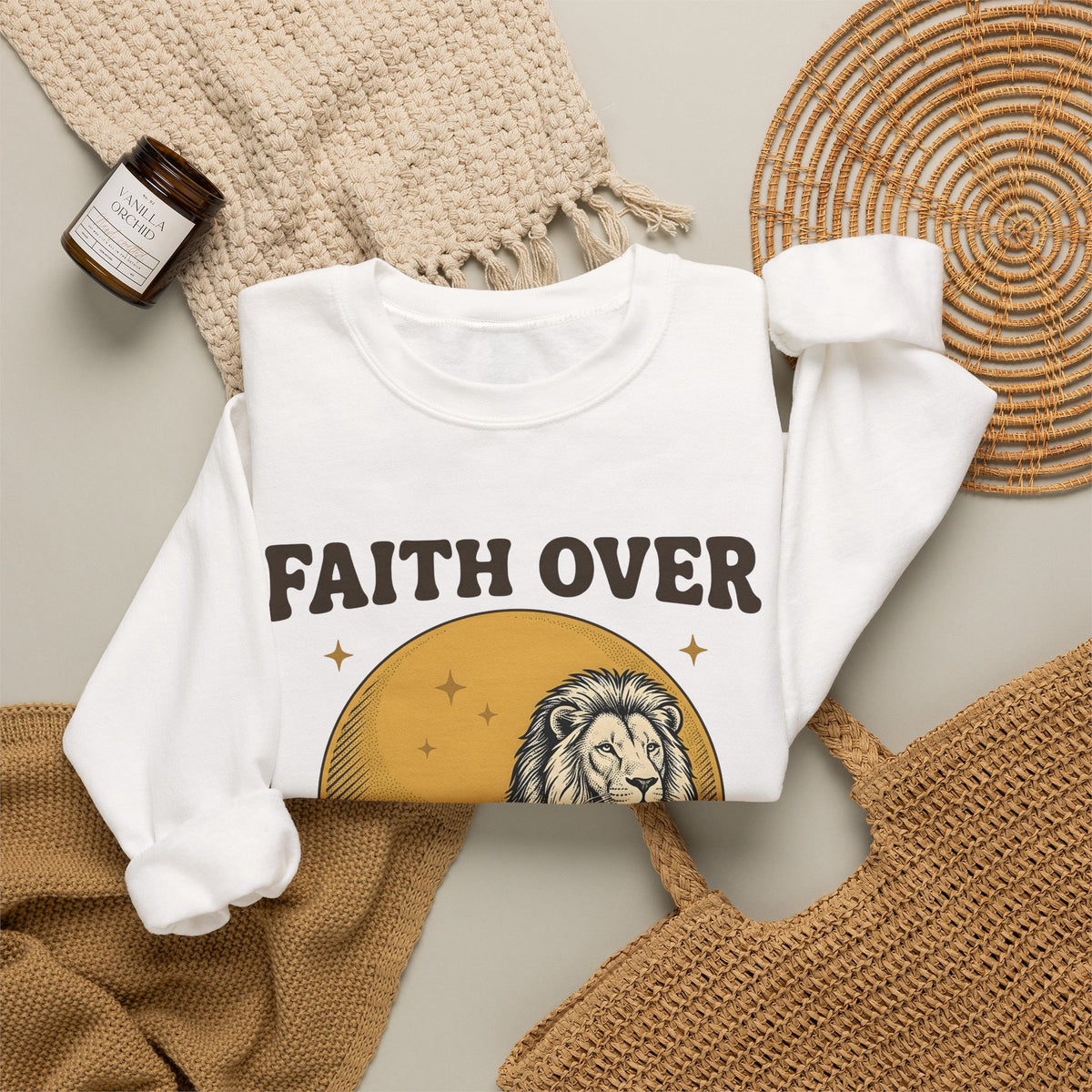 Lion Art Sweatshirt Animal Uplift Gift Women Heritage Sweatshirt Lion Sweatshirt Wildlife Fan Vintage Sweatshirt Inspirational Graphic Retro-Inspired Sunlight