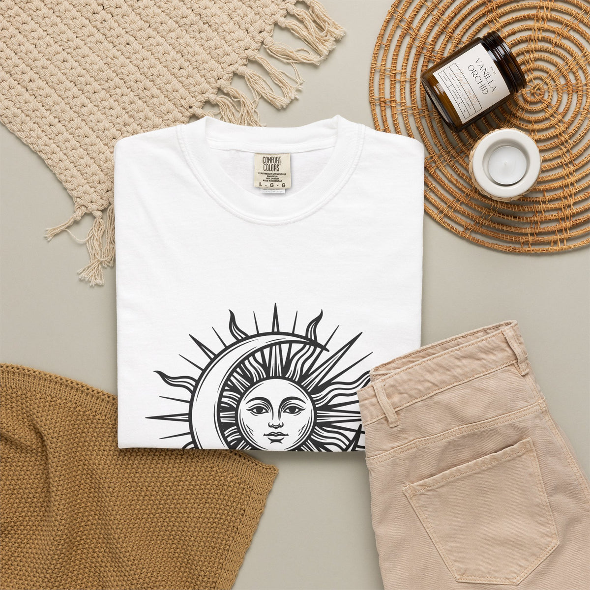 Sun Moon Boho Chic Astrology Gift Sketch Celestial Body Bohemian Enthusiast Drawing Astrology T-Shirt