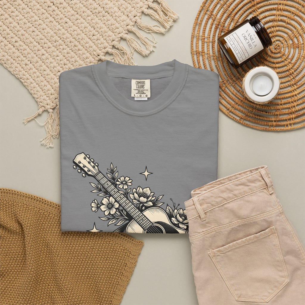 Blossom Guitar T-Shirt Floral Melody Gift Women Illustrative T-Shirt Guitar T-Shirt Flower Fan Illustrated T-Shirt Harmony Graphic Old School Star