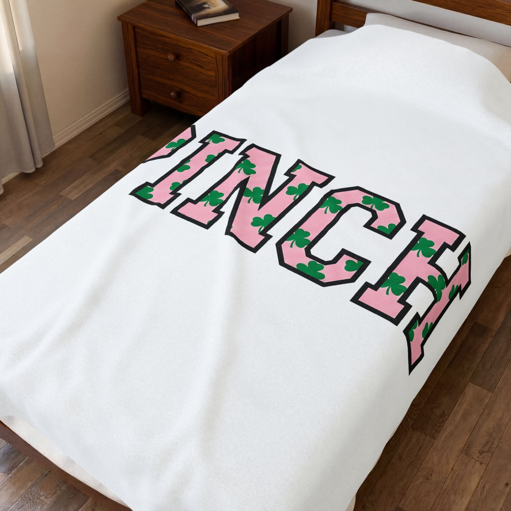Shamrock Pattern Blanket St Patrick's Day Holiday Gift Women Bold Blanket Clover Blanket Irish Fan Vintage Blanket Celebration Graphic Retro