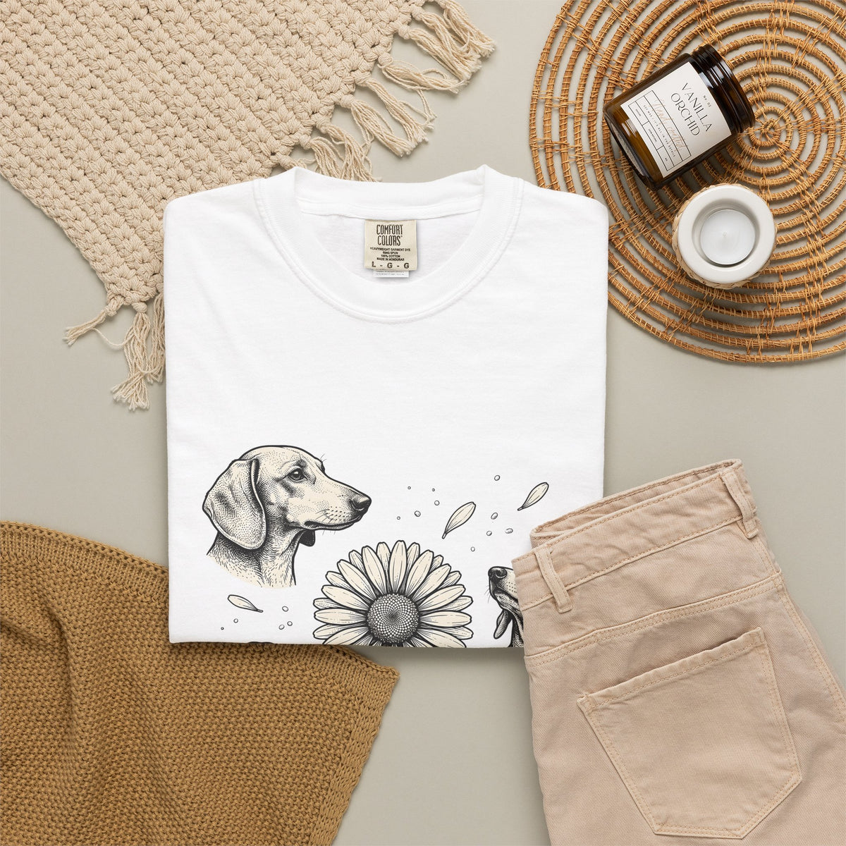 Dachshund Dog T-Shirt Dog Floral Gift Women Hand Drawn T-Shirt Wiener Dog T-Shirt Dog Fan Illustrated Design Vintage Daisy Flower T-Shirt