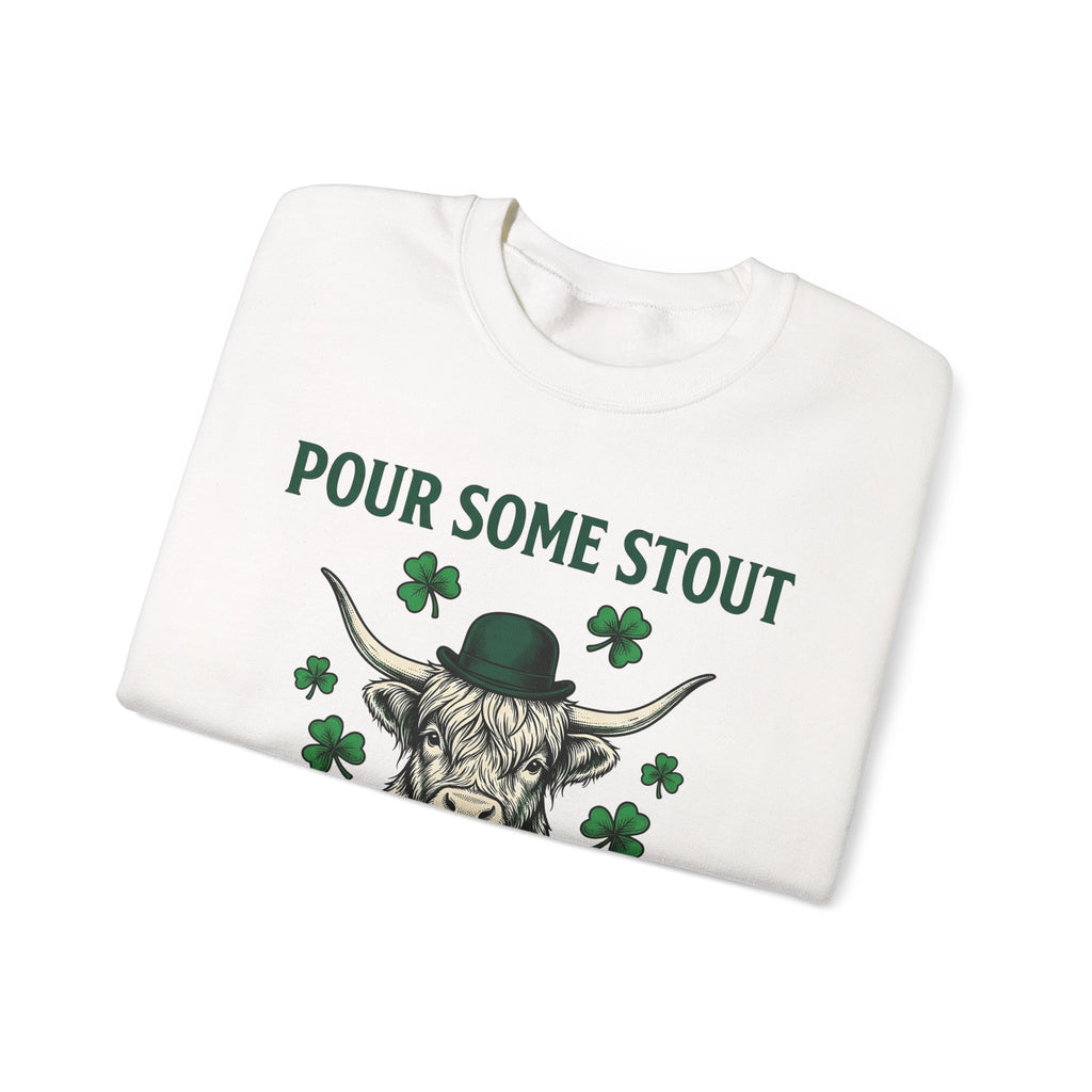 Highland Cow Beer Sweatshirt St Patrick's Day Drinking Gift Women Vintage Sweatshirt Beer Sweatshirt St Patricks Fan Retro Sweatshirt Boozy Graphic Hand Drawn