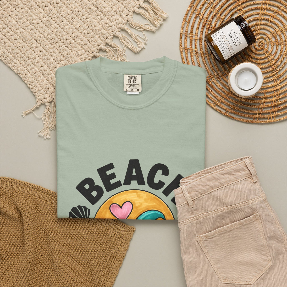Sun Surf Heart T-Shirt Moms Coast Gift Women Flat Design T-Shirt Summer T-Shirt Mom Fan Minimalist T-Shirt Coastal Graphic Classic Clam T-Shirt
