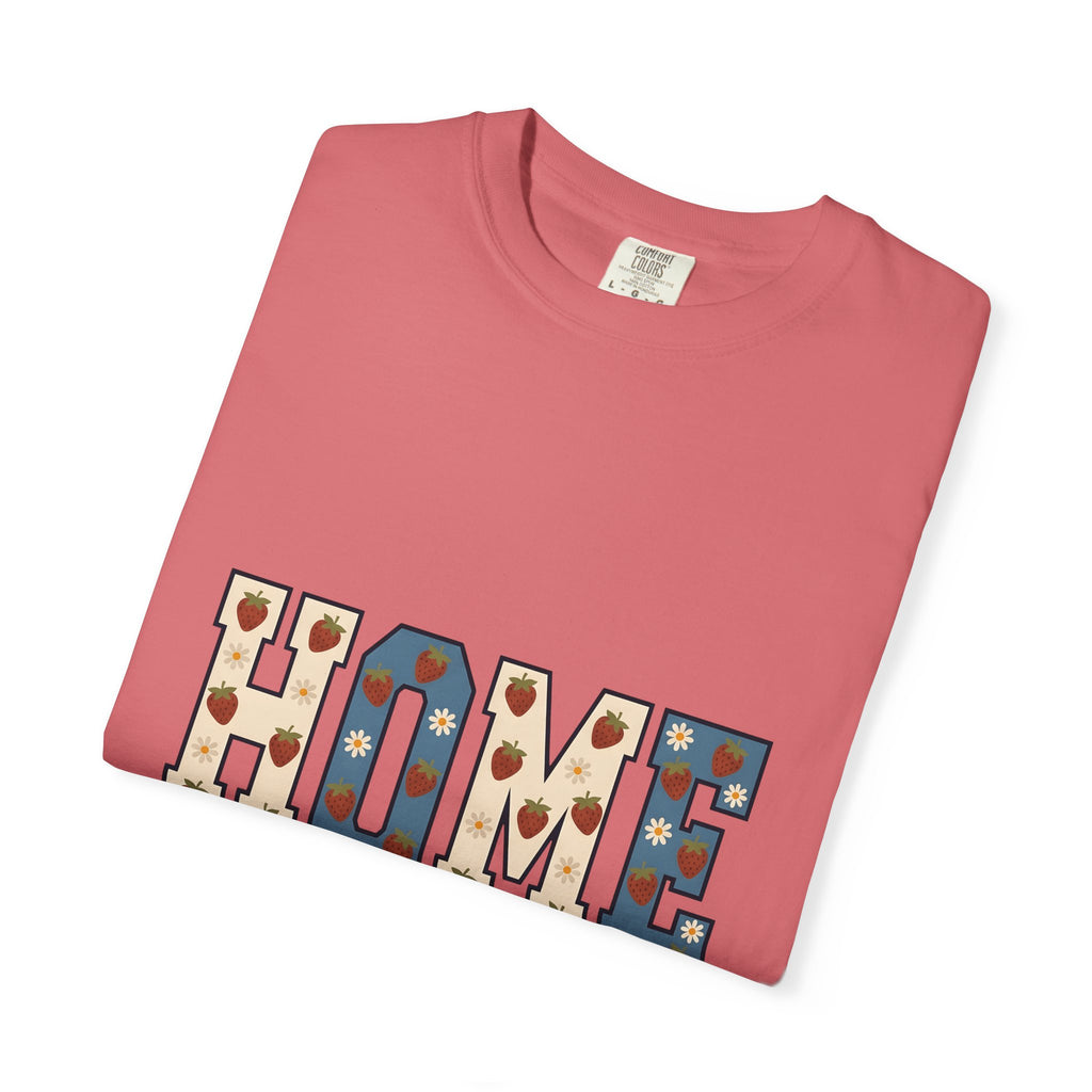 Strawberry Flower Lettering Farmhouse Farmhouse Gift Rustic Strawberry Typography Country Fan Rustic Chic T-Shirt
