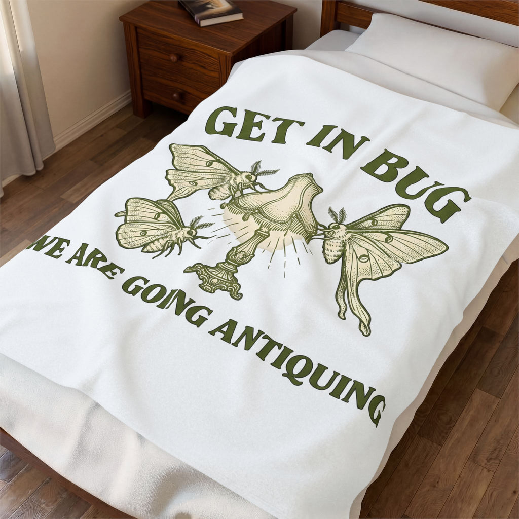 Moth Lantern Blanket Vintage Critter Gift Women Retro Blanket Lantern Blanket Antique Fan Vintage Blanket Creature Graphic Line Art Old-Fashioned
