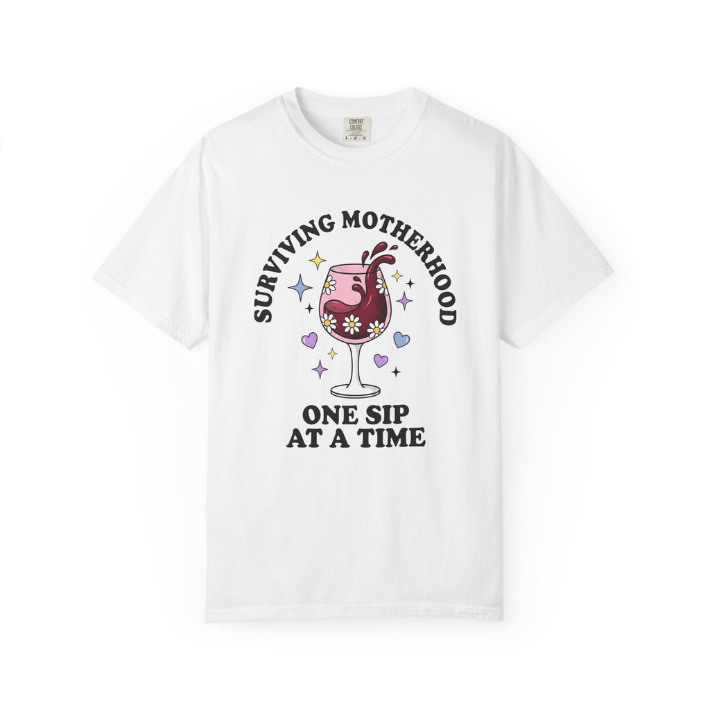 Wine Chalice T-Shirt Mom Drink Gift Women Toon T-Shirt Goblet T-Shirt Mother Fan Wineglass T-Shirt Drinking Graphic Nostalgic Flower Bouquet T-Shirt