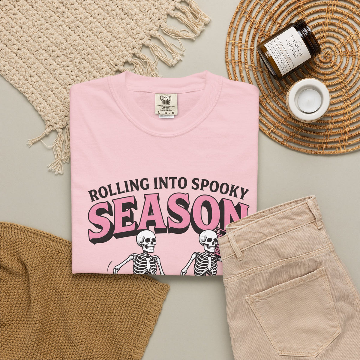 Skull Roller Skate T-Shirt Halloween Celebration Gift Women Vintage T-Shirt Roller Skating T-Shirt Spooky Fan Retro T-Shirt