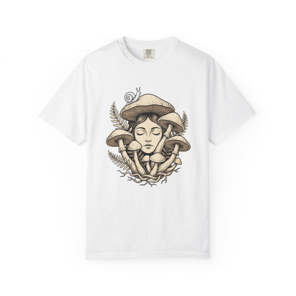 Mushroom Woman T-Shirt Boho Chic Nature Gift Women Line Art T-Shirt Fungus T-Shirt Hippie Fan Minimalist T-Shirt Earth Graphic Vintage Snail T-Shirt
