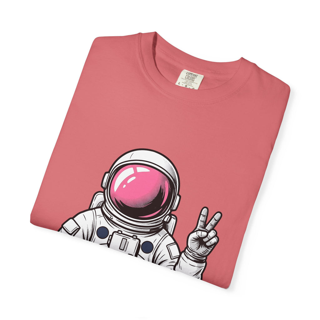Astronaut Graphic T-Shirt America Space Gift Women Comic T-Shirt Cosmonaut T-Shirt Patriot Fan Galactic Graphic Illustration Cartoon T-Shirt Retro
