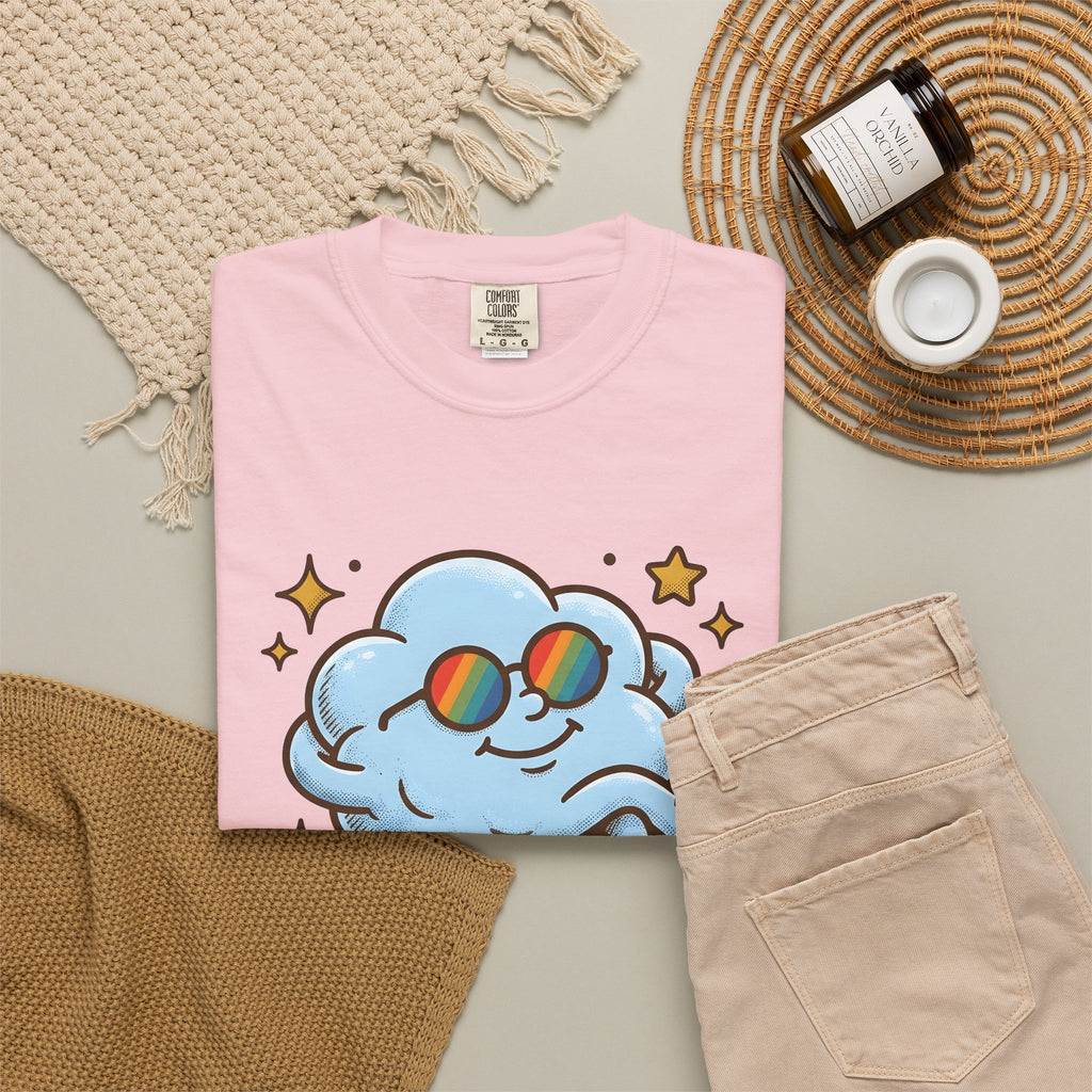Smiling Cloud Boho Chic Inspiration Gift Comic Cloud Hippie Fan Cartoon Motivational Vintage T-Shirt
