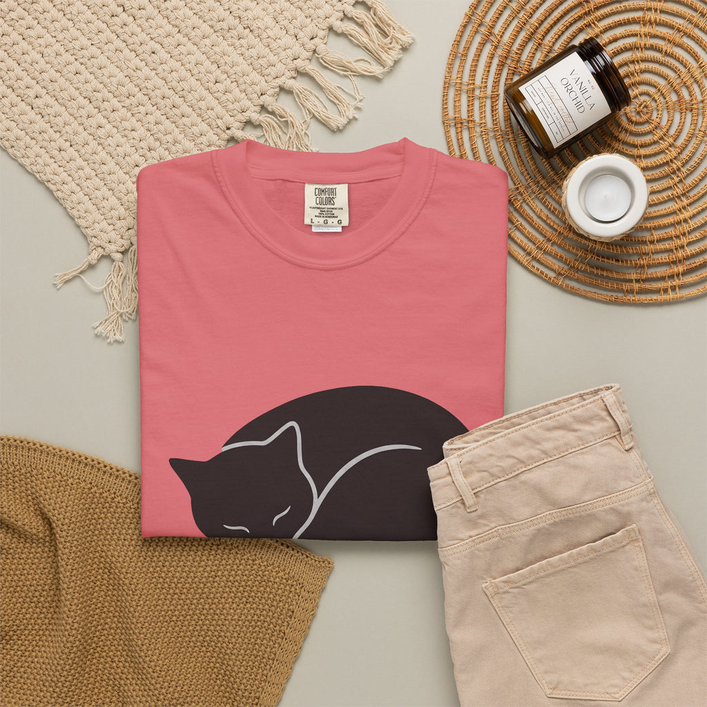 Dozing Feline T-Shirt Cat Creature Gift Women Geometric T-Shirt Cat T-Shirt Kitty Fan Abstract T-Shirt Beast Graphic Minimalist Claw T-Shirt