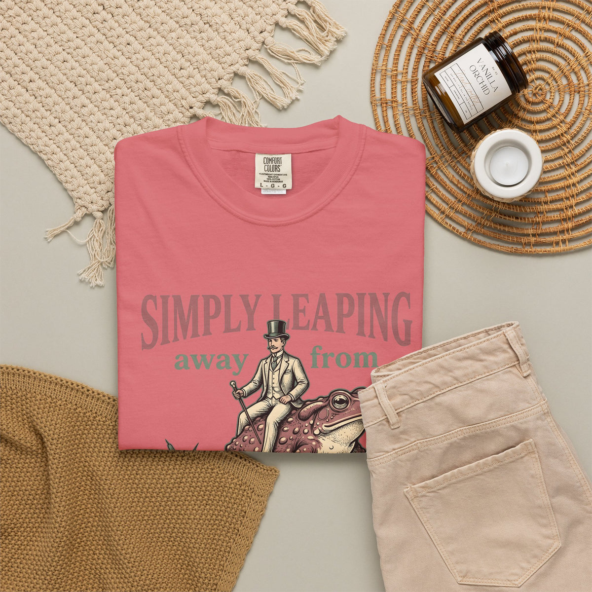 Man Riding Toad T-Shirt Funny Animal Gift Women Vintage T-Shirt Rider T-Shirt Humor Fan Retro Illustration Graphic Retro Top Hat T-Shirt