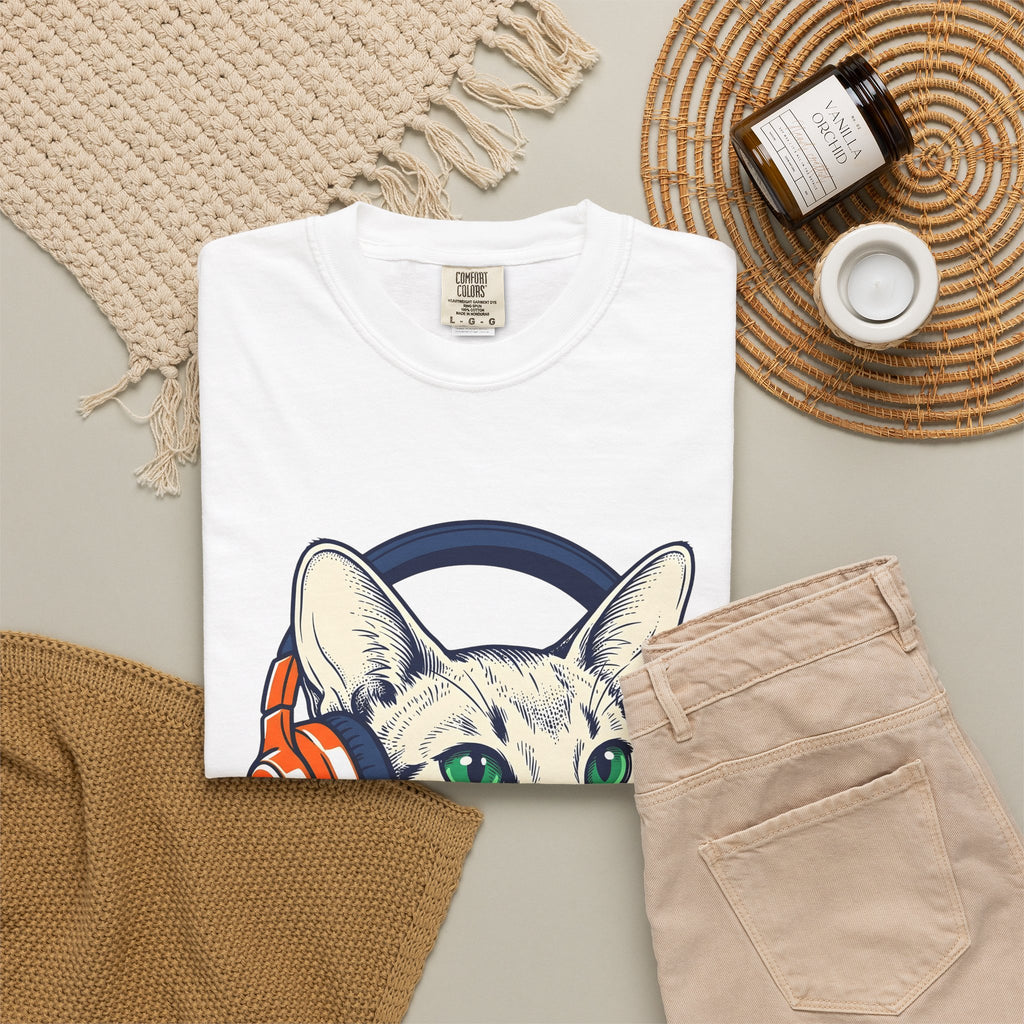 Cat Earphones T-Shirt Cat Sound Gift Women Minimalist T-Shirt Headphones T-Shirt Cat Fan Earphone T-Shirt Audio Graphic Classic Audio Gear T-Shirt