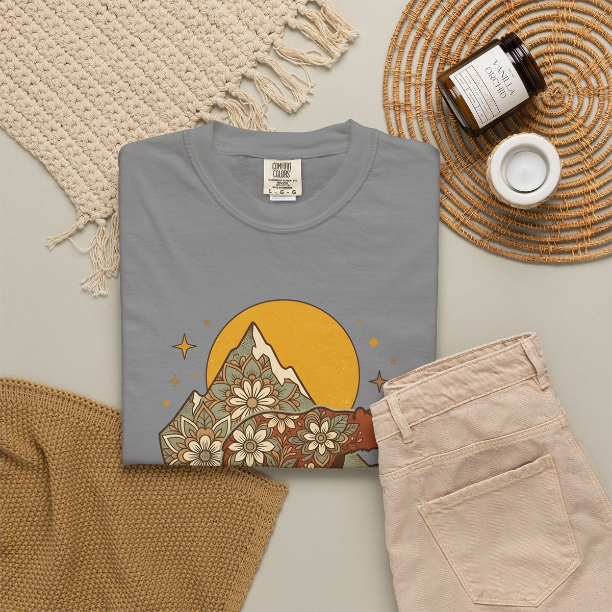Flower Bear T-Shirt Boho Chic Outdoors Gift Women Hippie T-Shirt Teddy Bear T-Shirt Bohemian Fan Psychedelic T-Shirt Nature Graphic Retro Hill