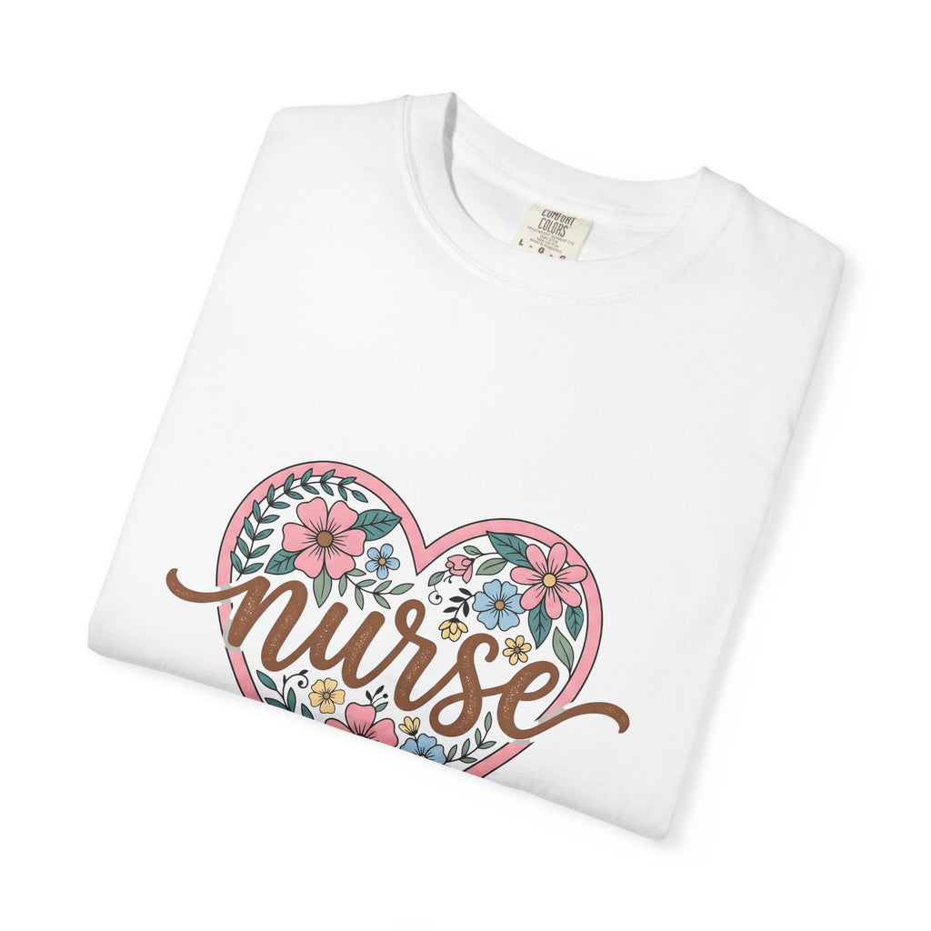 Flower Heart T-Shirt Nurse Thanks Gift Women Cartoon T-Shirt Floral T-Shirt Healthcare Enthusiast Comic T-Shirt Appreciation Graphic Retro Petals
