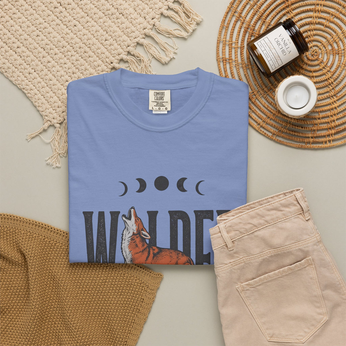 Howling Wolf T-Shirt Boho Chic Nature Gift Women Vintage T-Shirt Wolf T-Shirt Bohemian Fan Retro T-Shirt Environmental Graphic Hand Drawn Moon