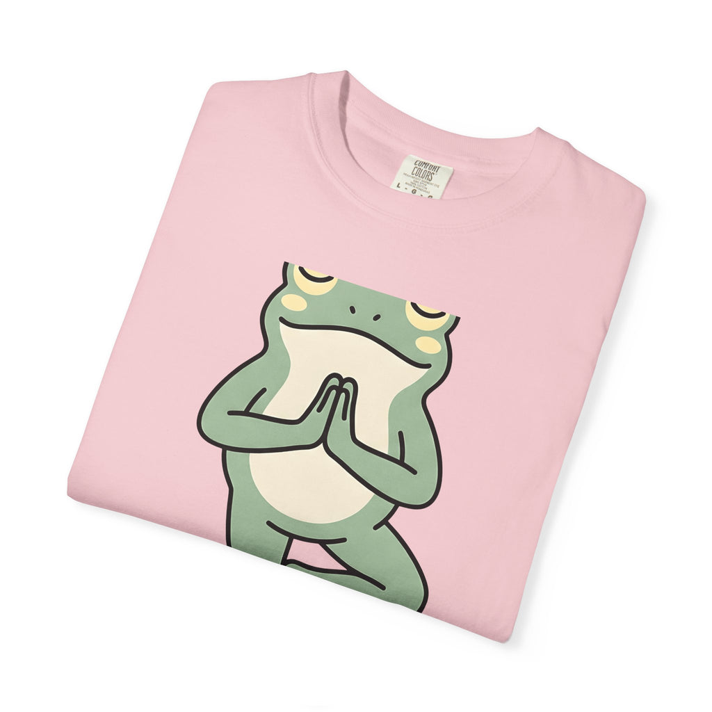Yoga Frog T-Shirt Yoga Nature Gift Women Sketch T-Shirt Toad T-Shirt Yoga Enthusiast Drawing Illustration Wildlife Graphic Clean Standing Pose