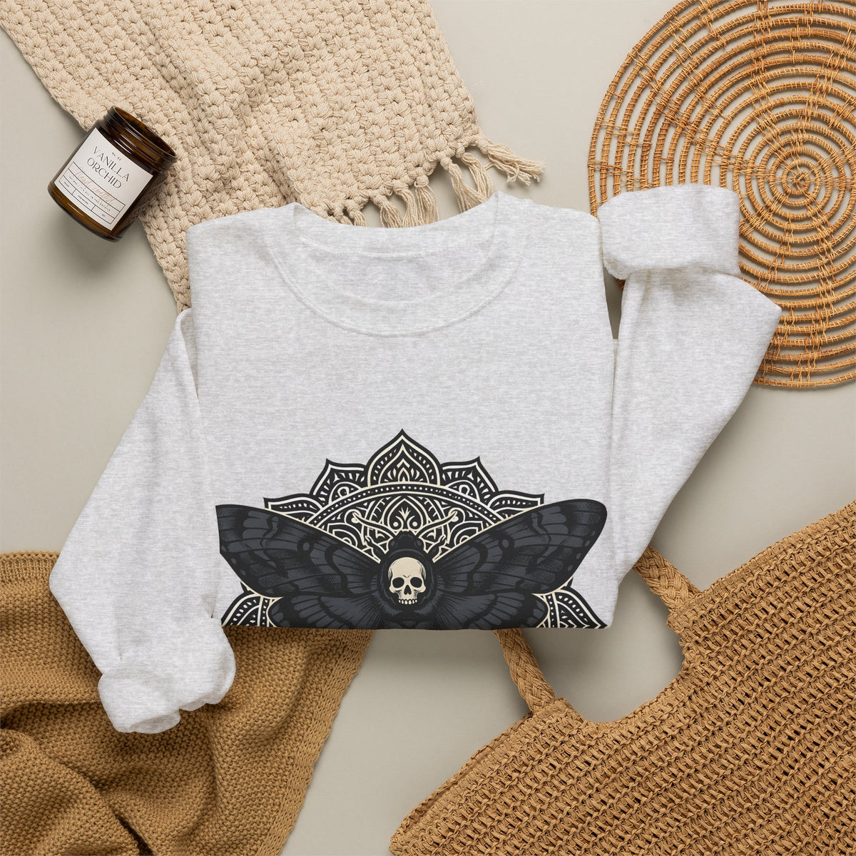 Bug Skull Sweatshirt Boho Chic Dark Fashion Gift Women Floral Sweatshirt Insect Skull Sweatshirt Bohemian Fan Botanical Sweatshirt Gothic Graphic Sketch
